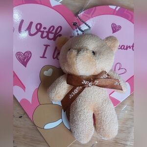 ☘️$6.00 Item☘️ Valentine's Card With Brown Bear Keychain.